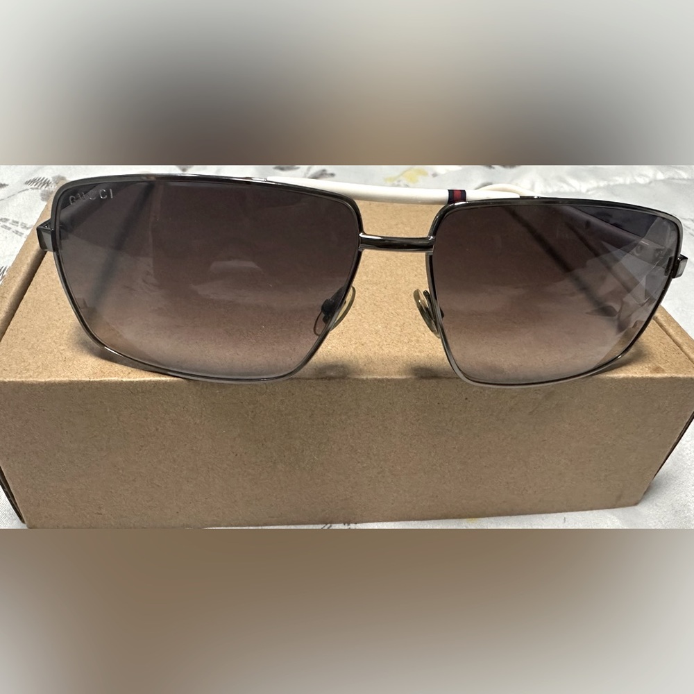 Men’s Gucci black and white Sunglasses